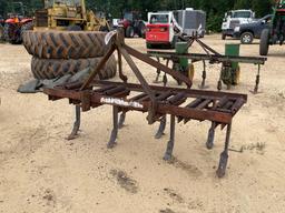 389 - 7 SHANK SPRING LOADED CHISEL PLOW