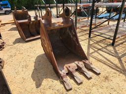 724 - WB 36" EXCAVATOR BUCKET