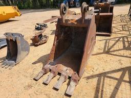 724 - WB 36" EXCAVATOR BUCKET