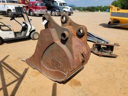 724 - WB 36" EXCAVATOR BUCKET