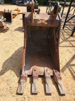 724 - WB 36" EXCAVATOR BUCKET