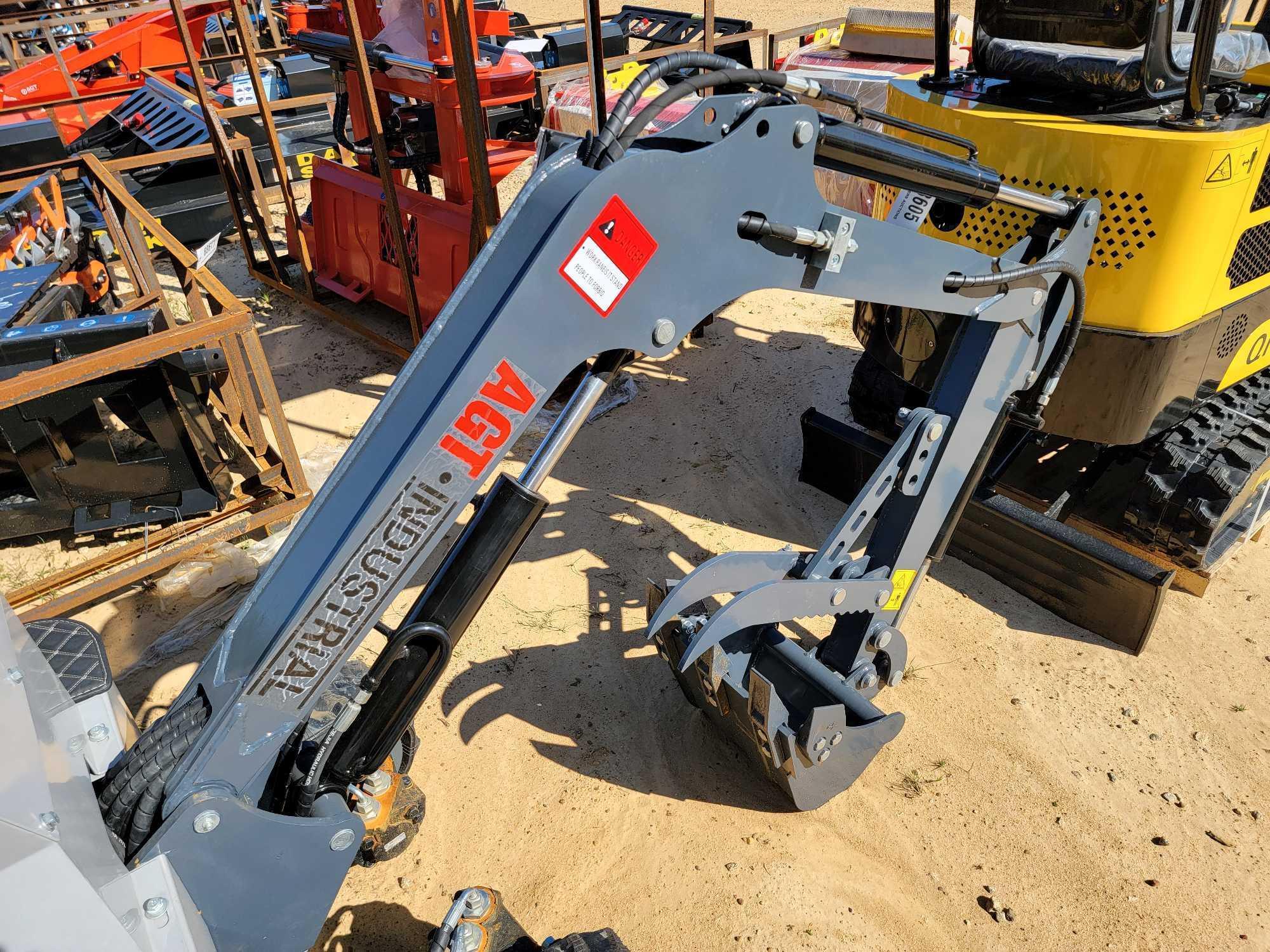 803 - ABSOLUTE - NEW AGT 16" MINI EXCAVATOR BUCKET