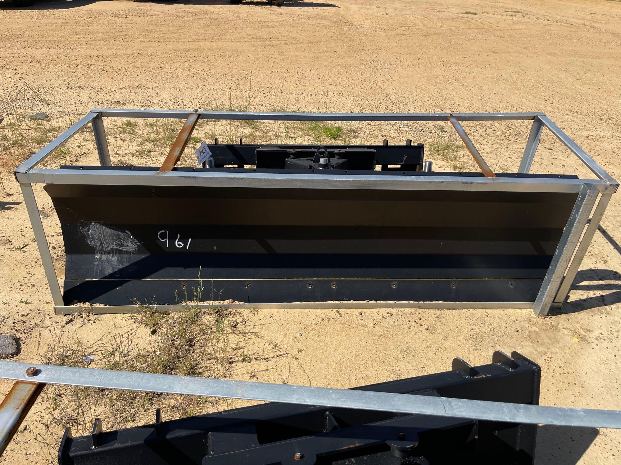 961 - ABSOLUTE - NEW 86" HYDRAULIC SNOW PLOW
