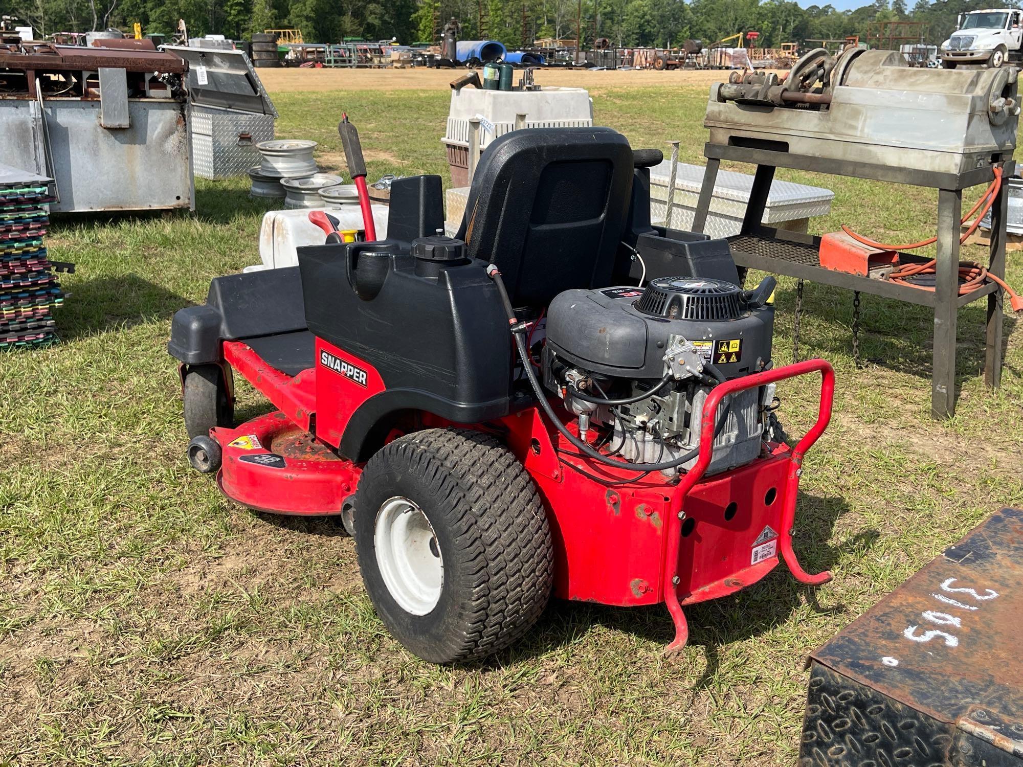 3104 - SNAPPER SCRAMBLER ZERO TURN MOWER