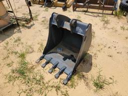 122 - NEW CAT 30" EXCAVATOR BUCKET
