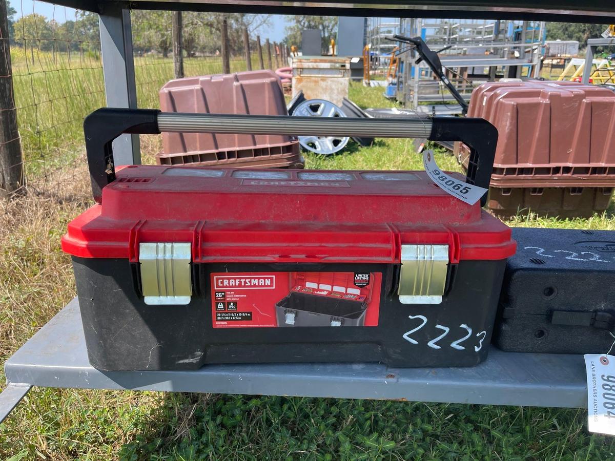 2223 - CRAFTSMAN TOOL BOX 26"