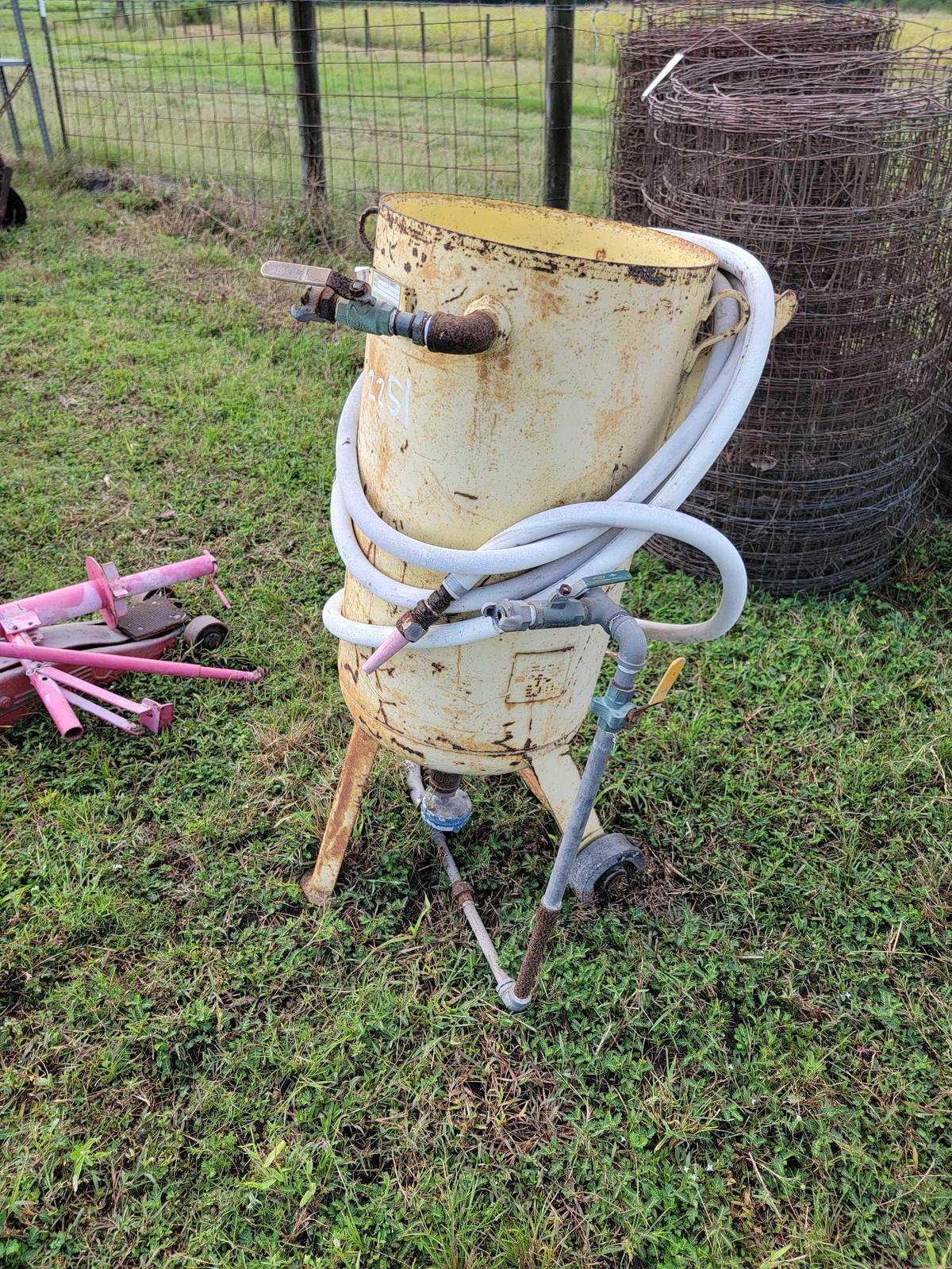 2251 - PNEUMATIC UNIT SANDBLASTER
