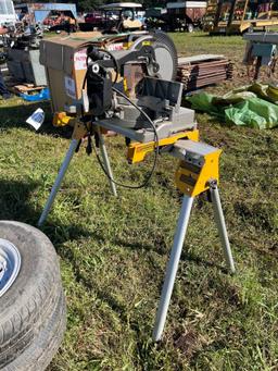 2372 - DEWALT DW715 12" COMPOUND MITER SAW