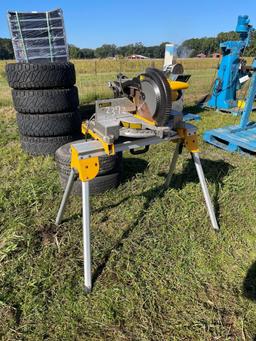 2372 - DEWALT DW715 12" COMPOUND MITER SAW