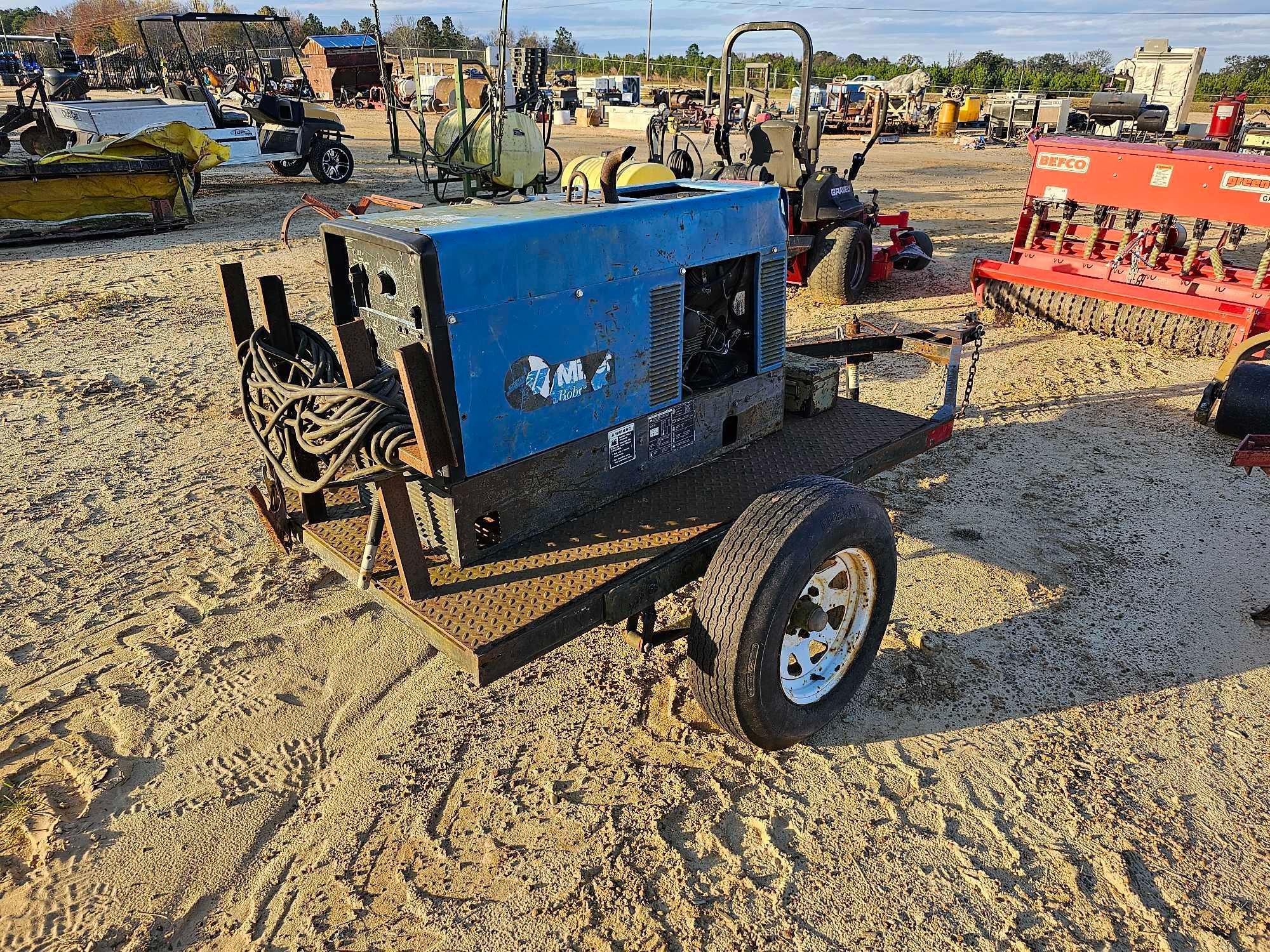 135 - MILLER BOBCAT 225 WELDER GENERATOR