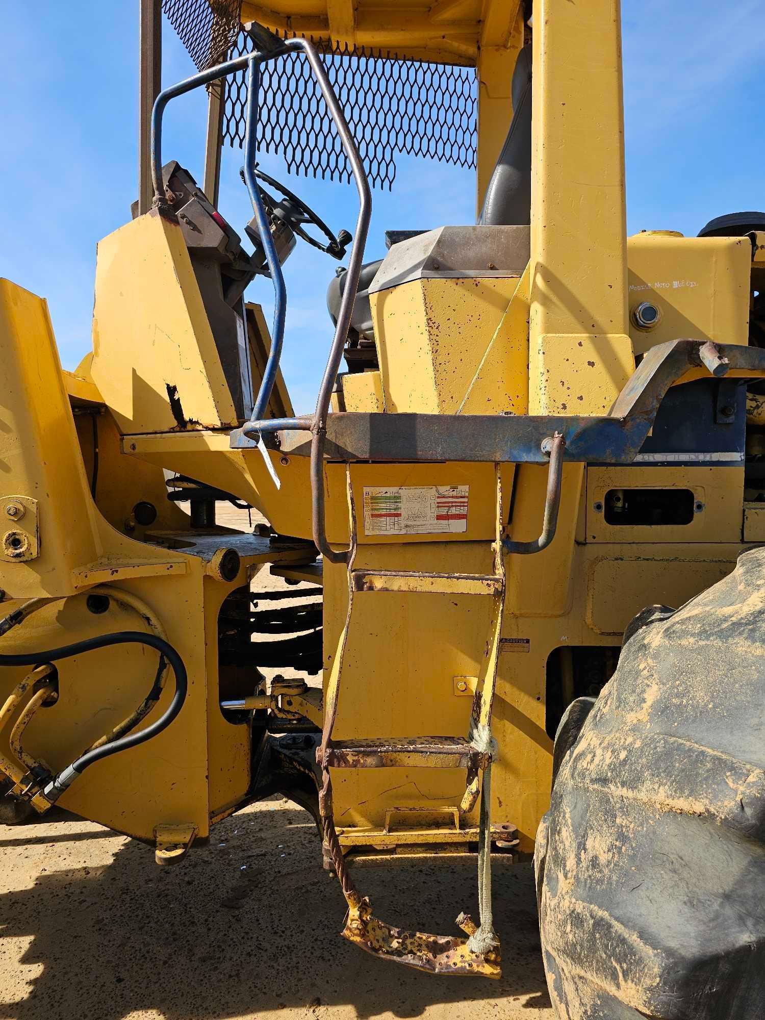 379 - ABSOLUTE - KOMATSA WA250-1 WHEEL LOADER