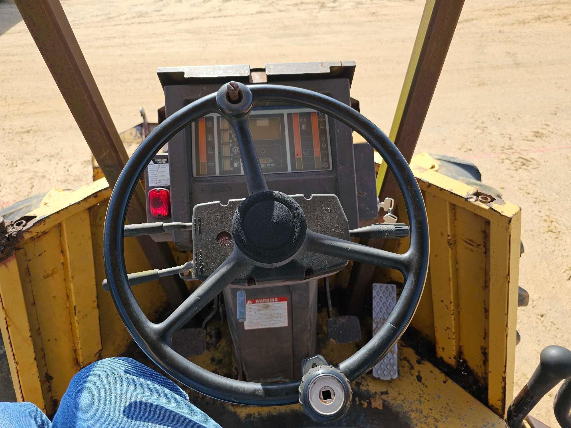 379 - ABSOLUTE - KOMATSA WA250-1 WHEEL LOADER