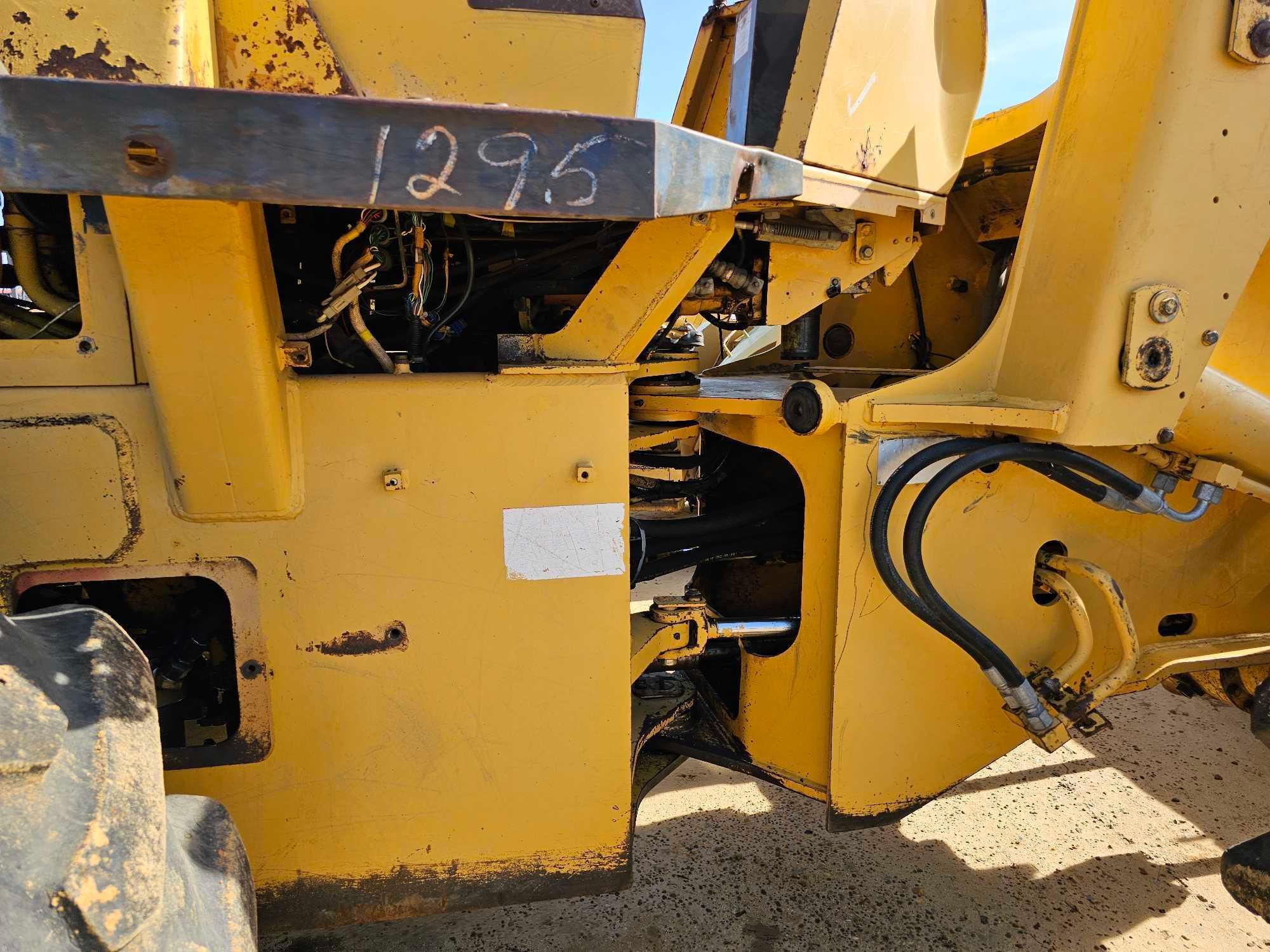 379 - ABSOLUTE - KOMATSA WA250-1 WHEEL LOADER