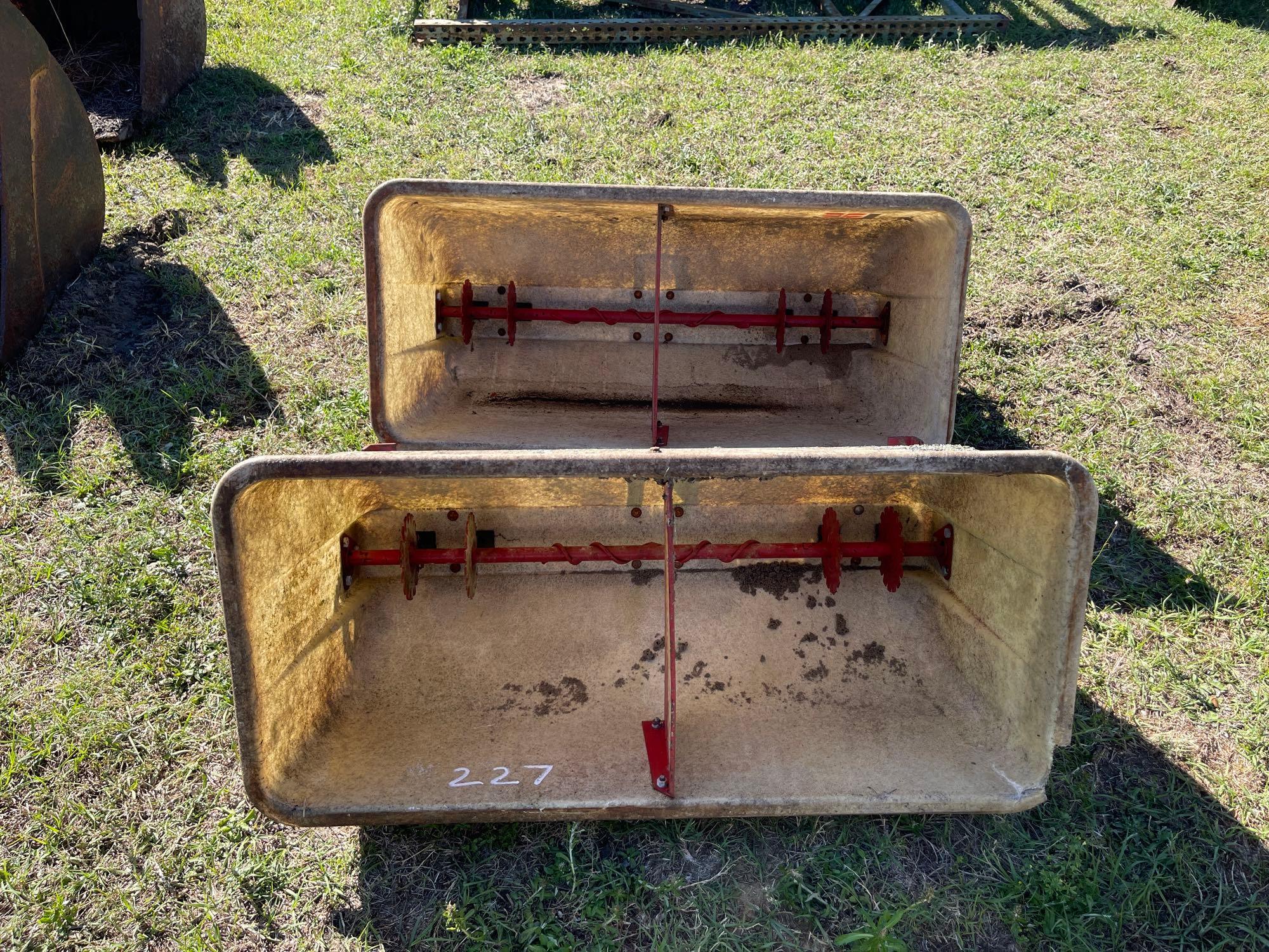 227 - ABSOLUTE - 2 INTERNATIONAL FERTILIZER BOXES