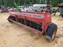 1002 - CASE INTERNATIONAL 5300 12' GRAIN DRILL