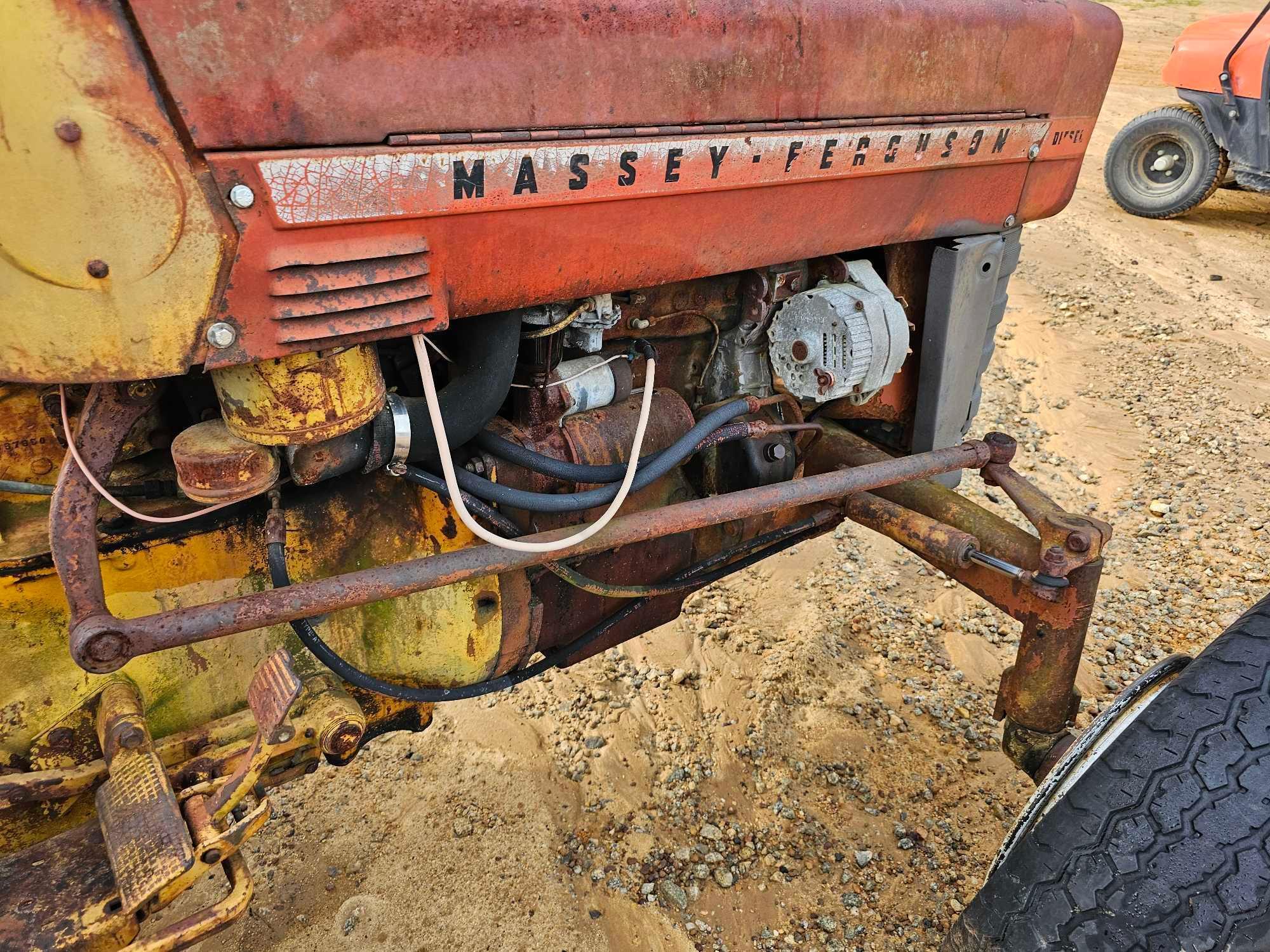 1052 - MASSEY FURGUSON 135 DIESEL TRACTOR