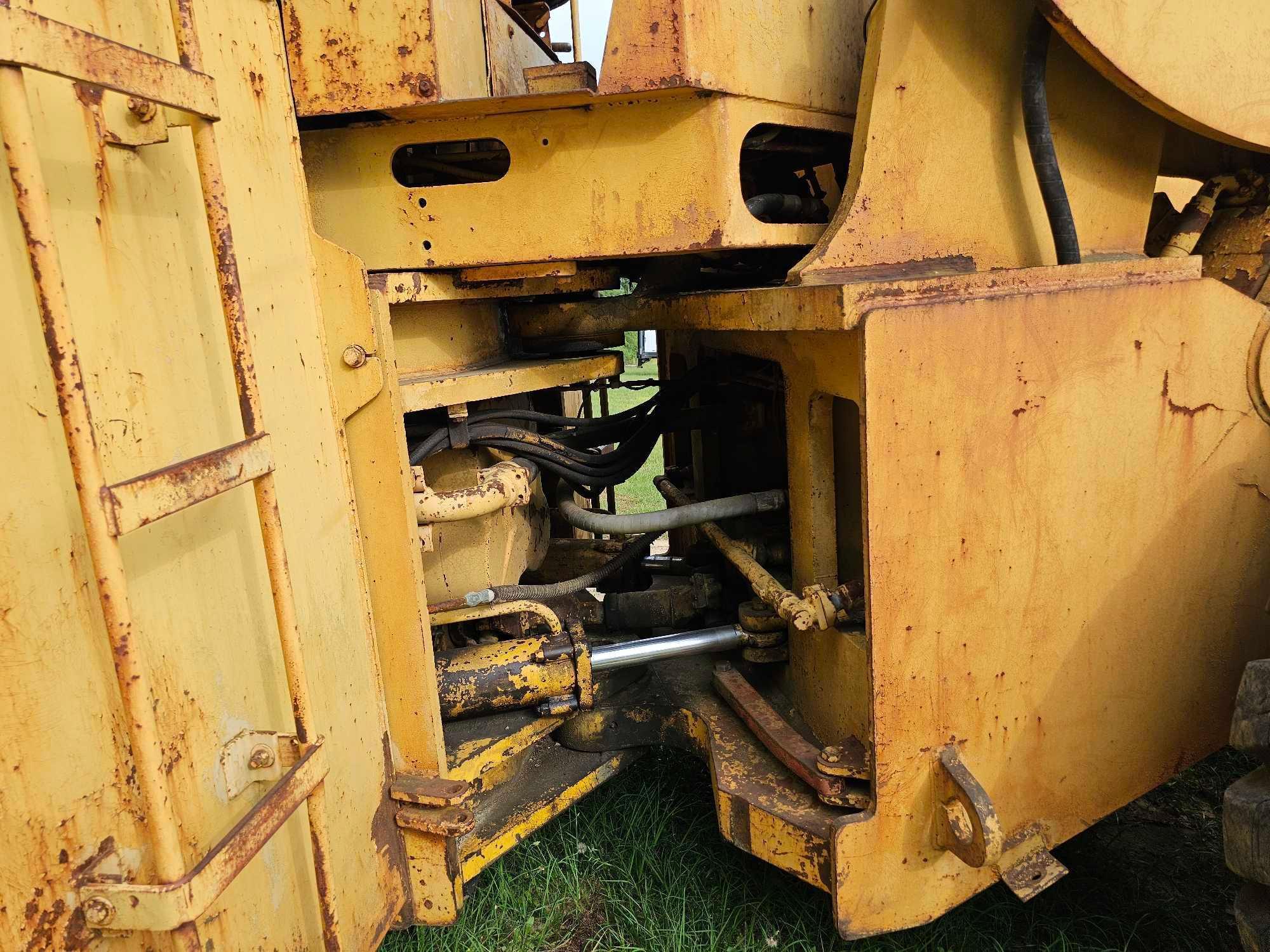 1109 - 1984 CLARK 275 B WHEEL LOADER