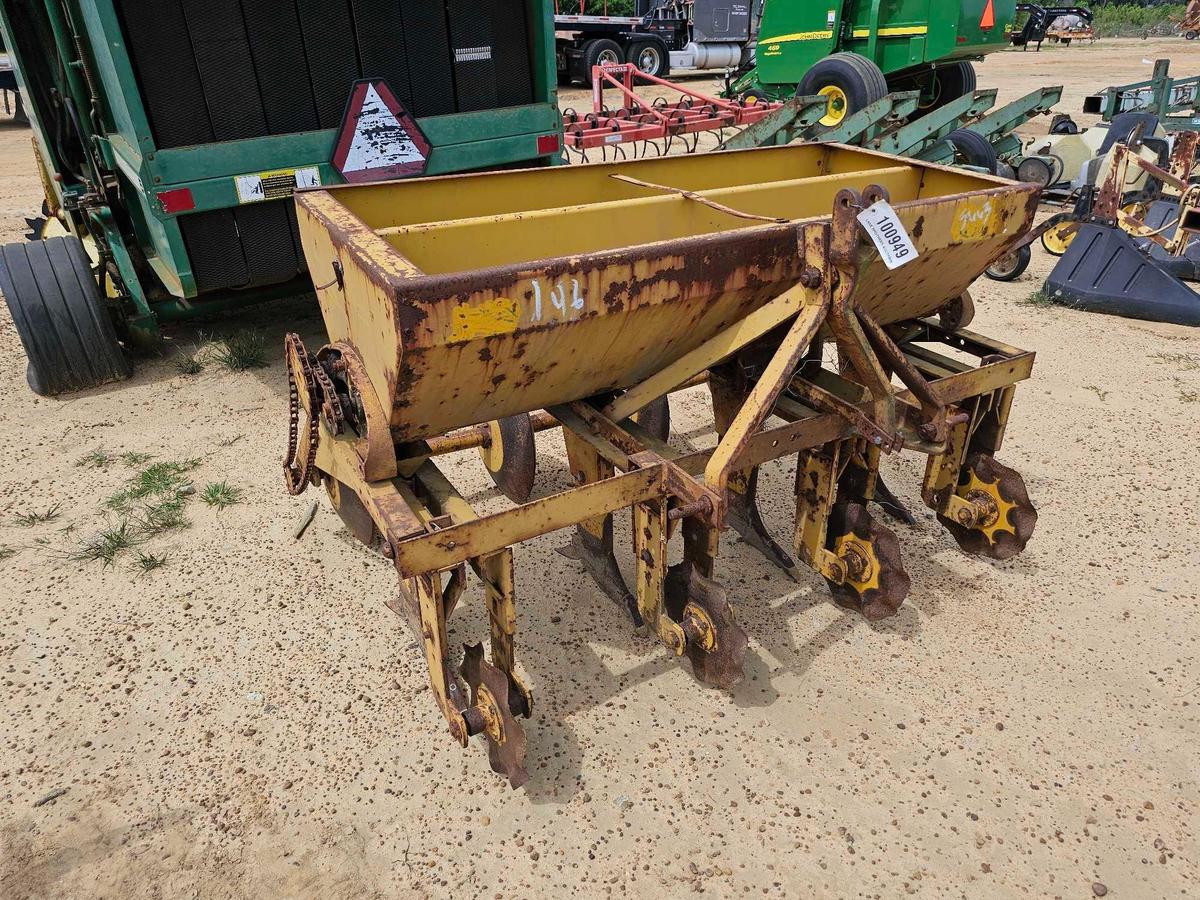 146 - MIDLAND PDF-4 PASTURE SEEDER