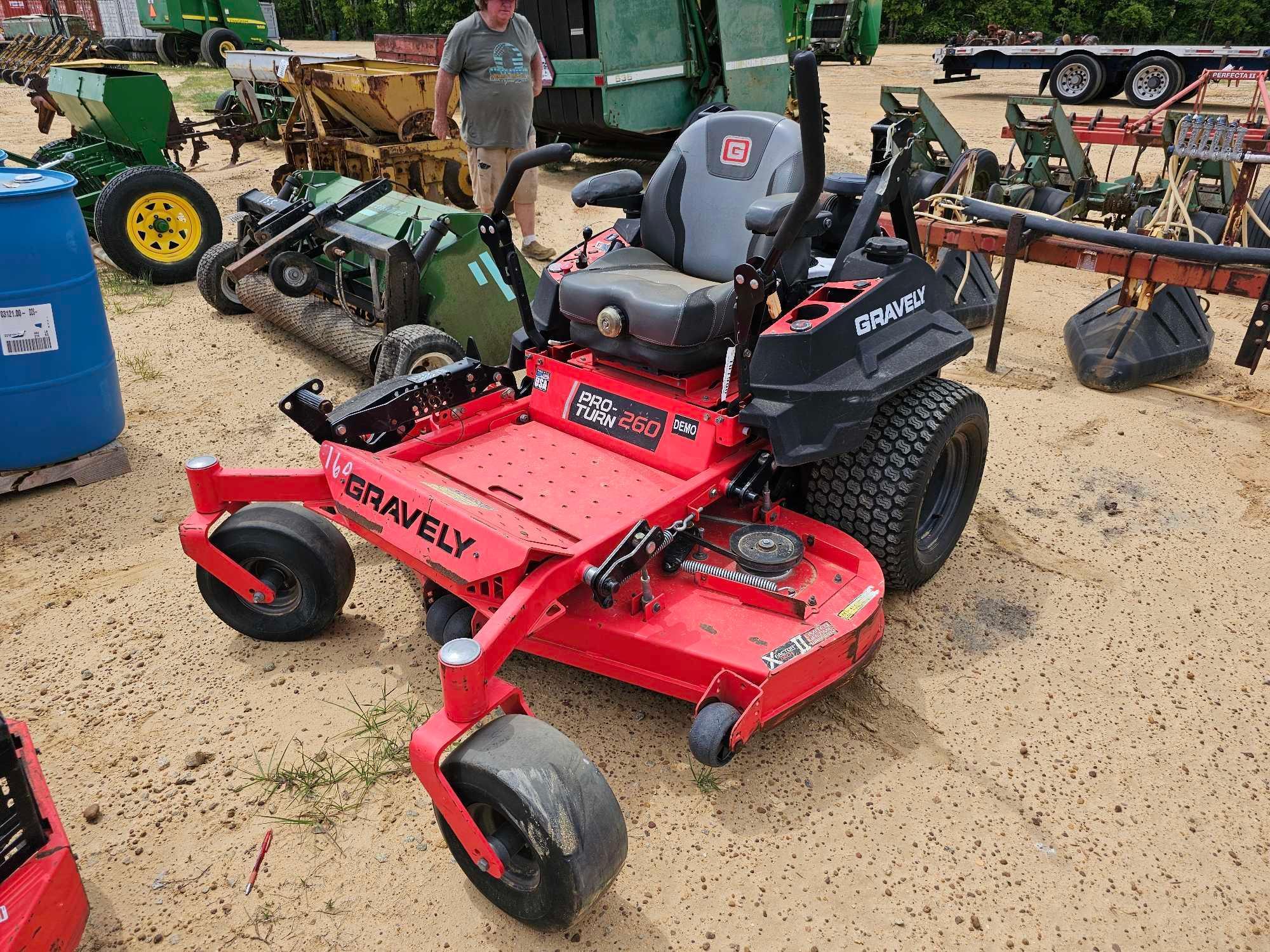 160 - GRAVELY PROTURN 260 ZERO TURN MOWER