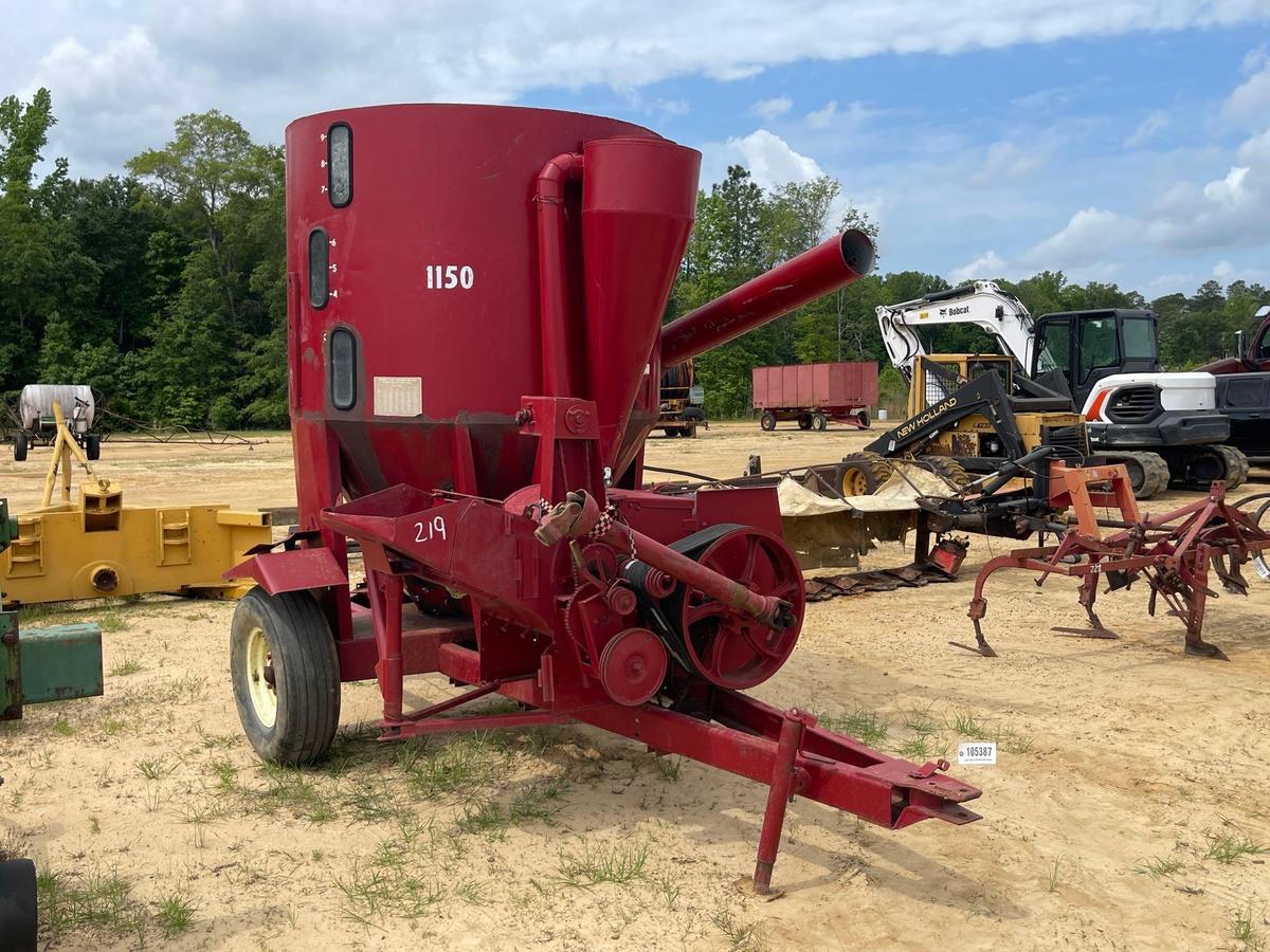 219 - CASE INTERNATIONAL 1150 FEED MILL