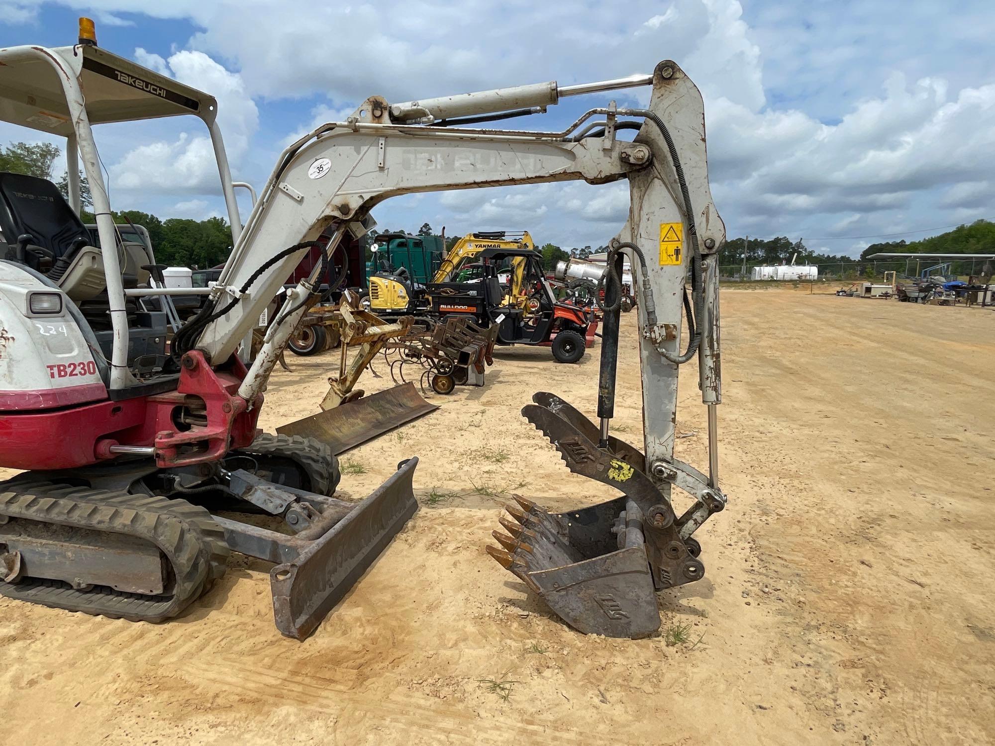 224 - TAKEUCHI TB230 EXCAVATOR