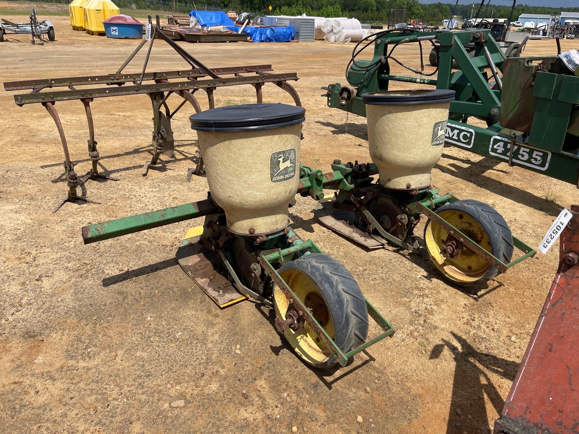 245 - 2 ROW JOHN DEERE 71 PLANTER