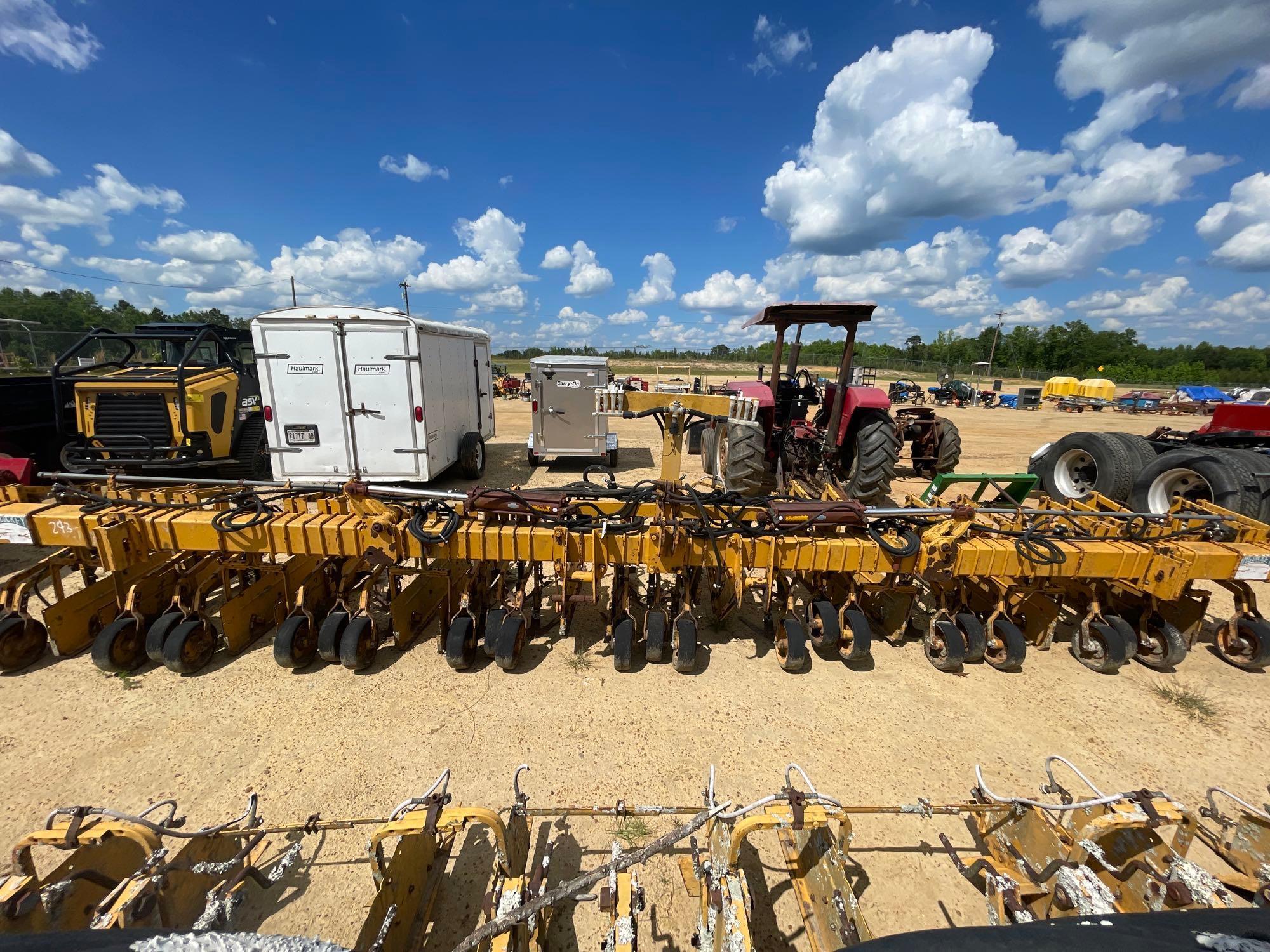 293 - CULTIVATOR & SHIELDED SPRAY RIG