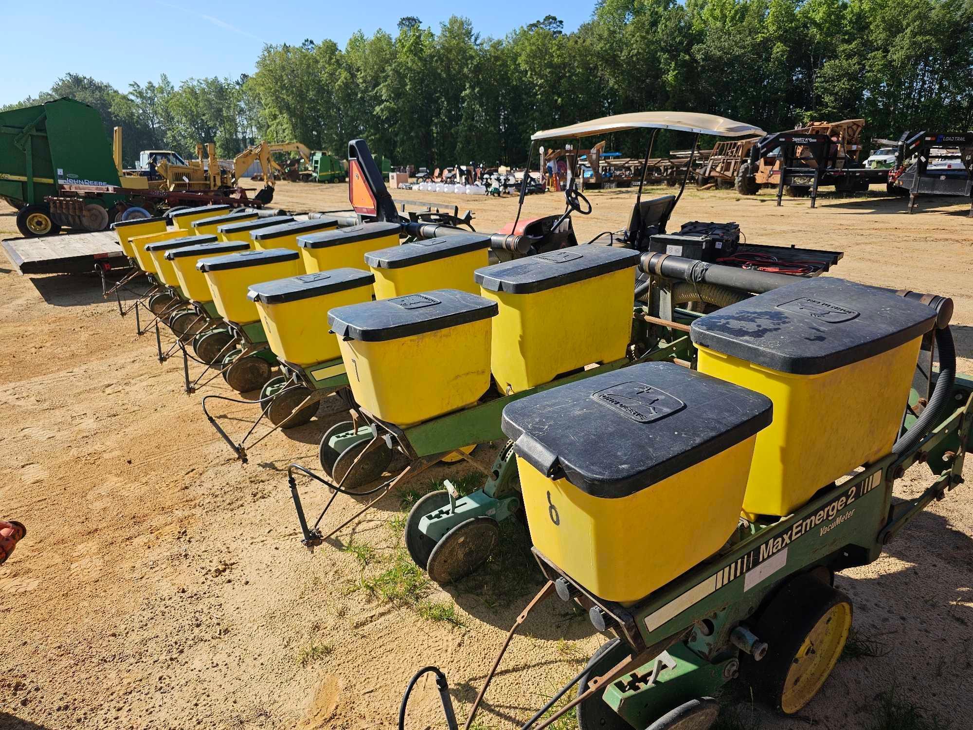 348 - JOHN DEERE 7300 8 ROW PLANTER