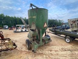 380 - JOHN DEERE 400 FEED MILL