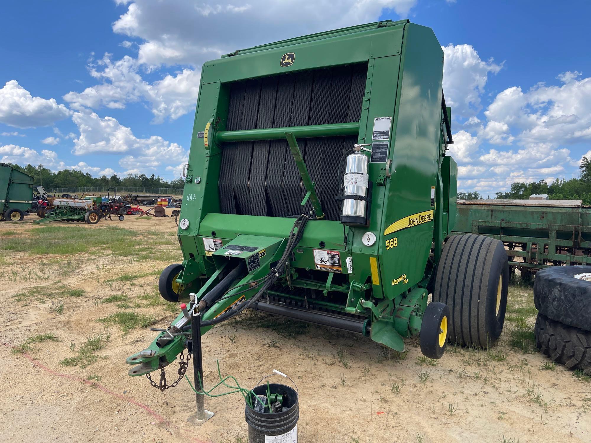 442 - JOHN DEERE 568 MEGA WIDE