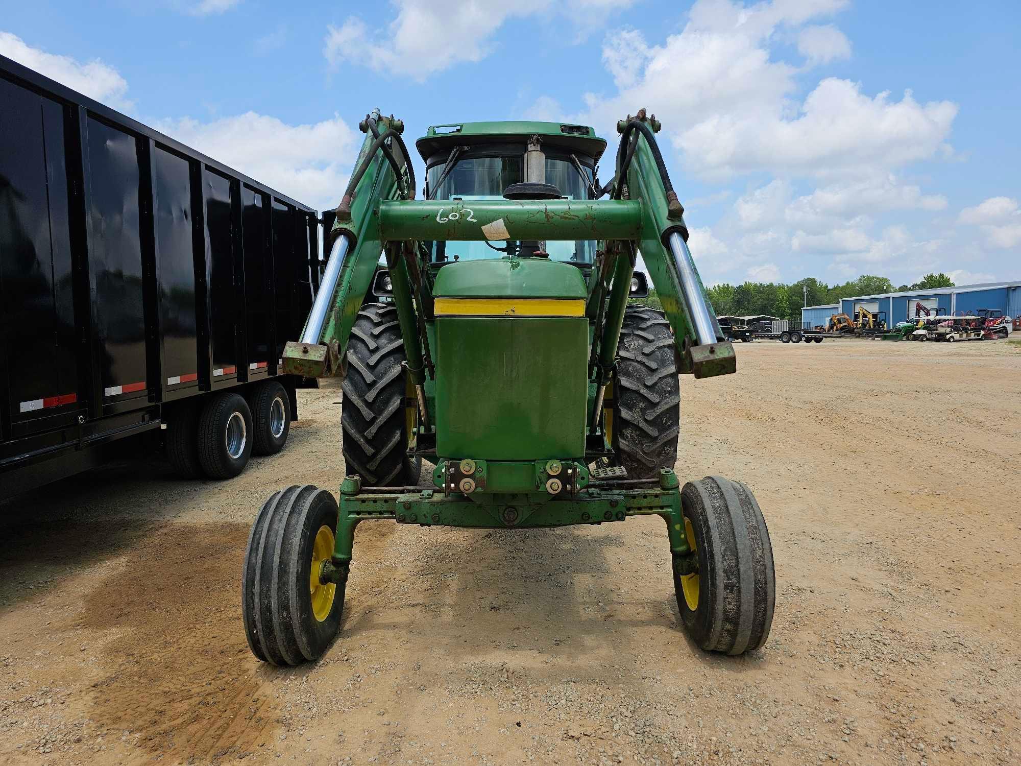 602 - JOHN DEERE 4240 2WD