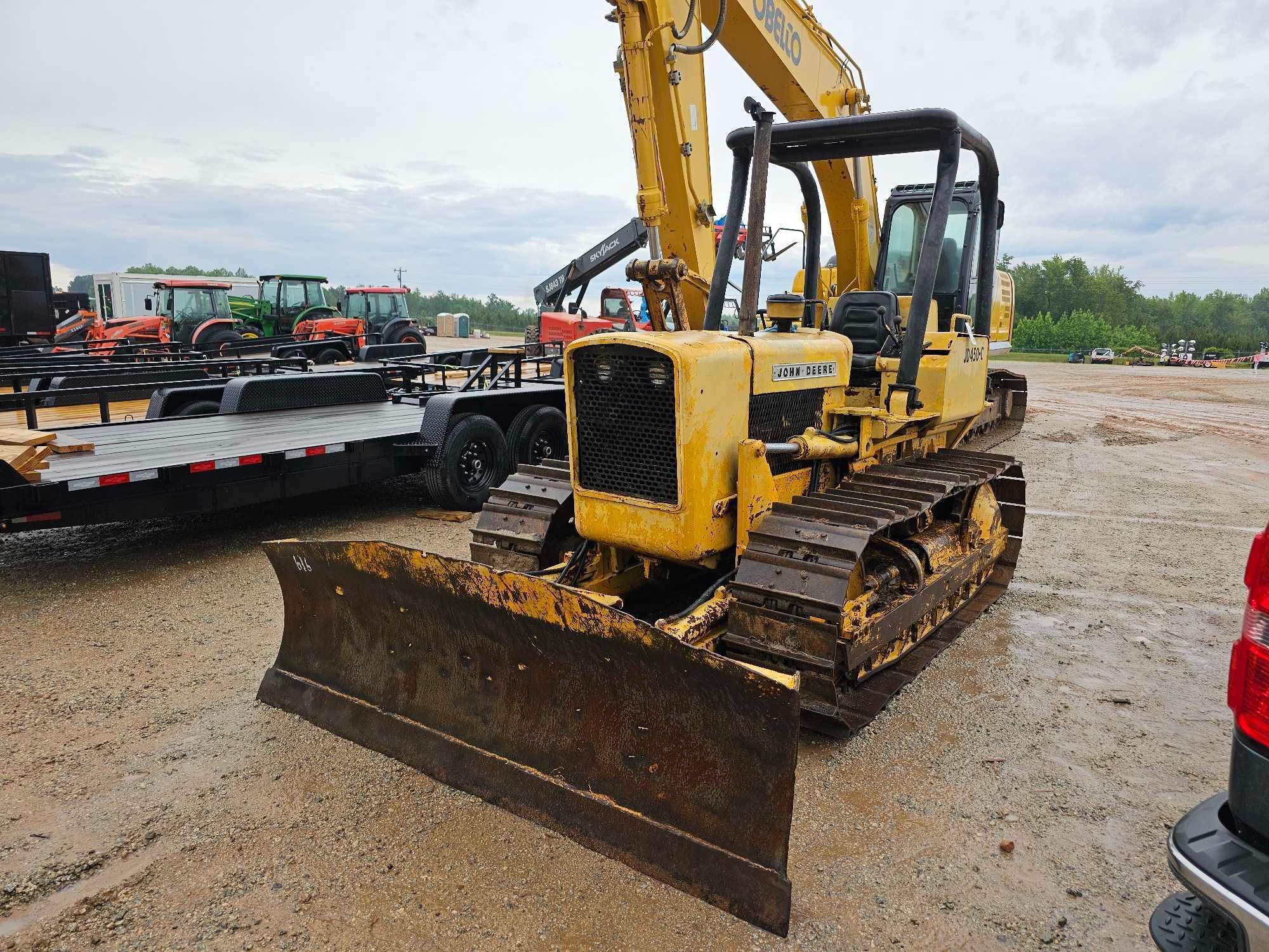 616 - JOHN DEERE 450L BULL DOZER