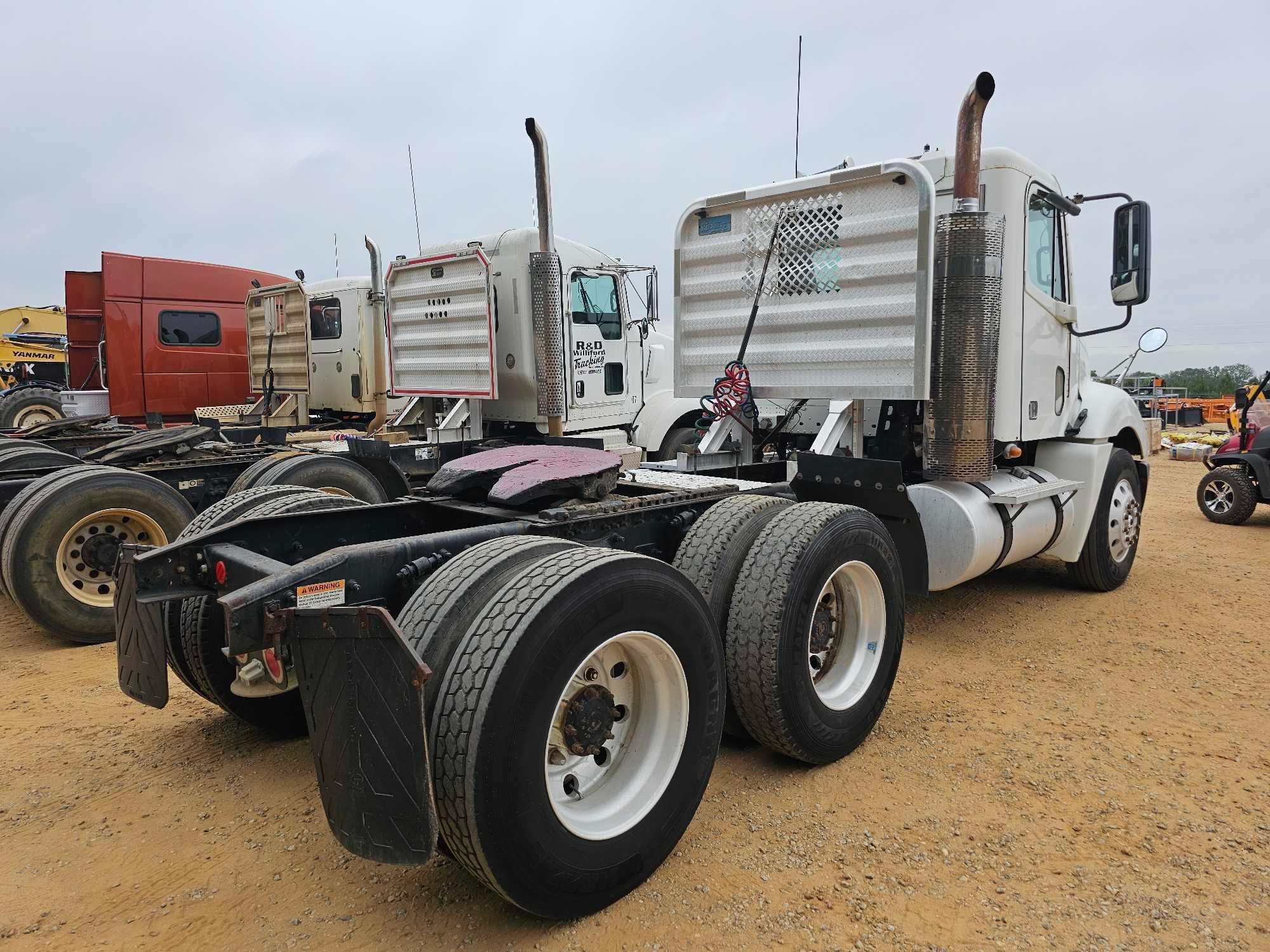 711 - 2008 FREIGHTLINER