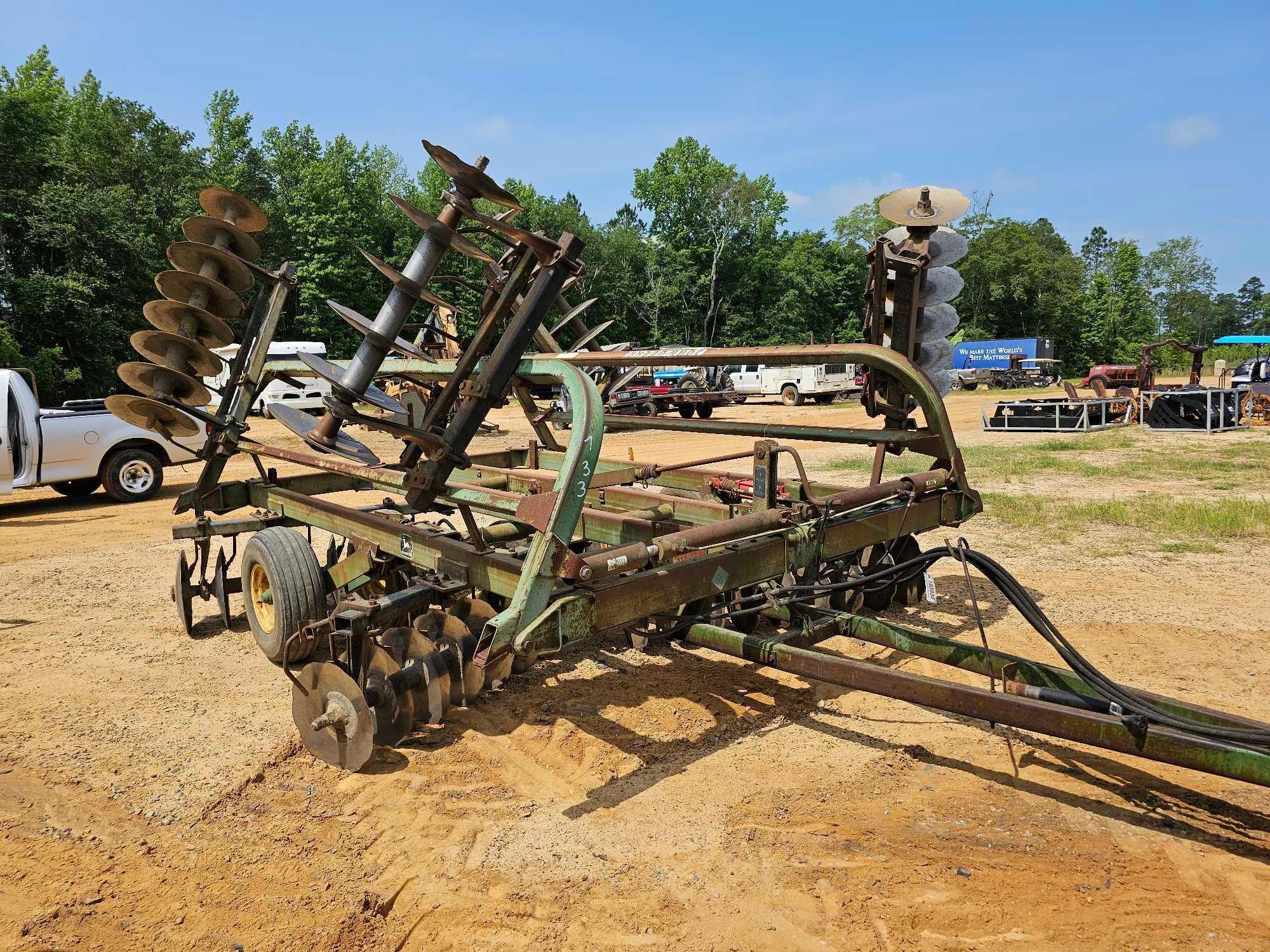 733 - JOHN DEERE 20' FOLDING HARROW PULL BEHIND