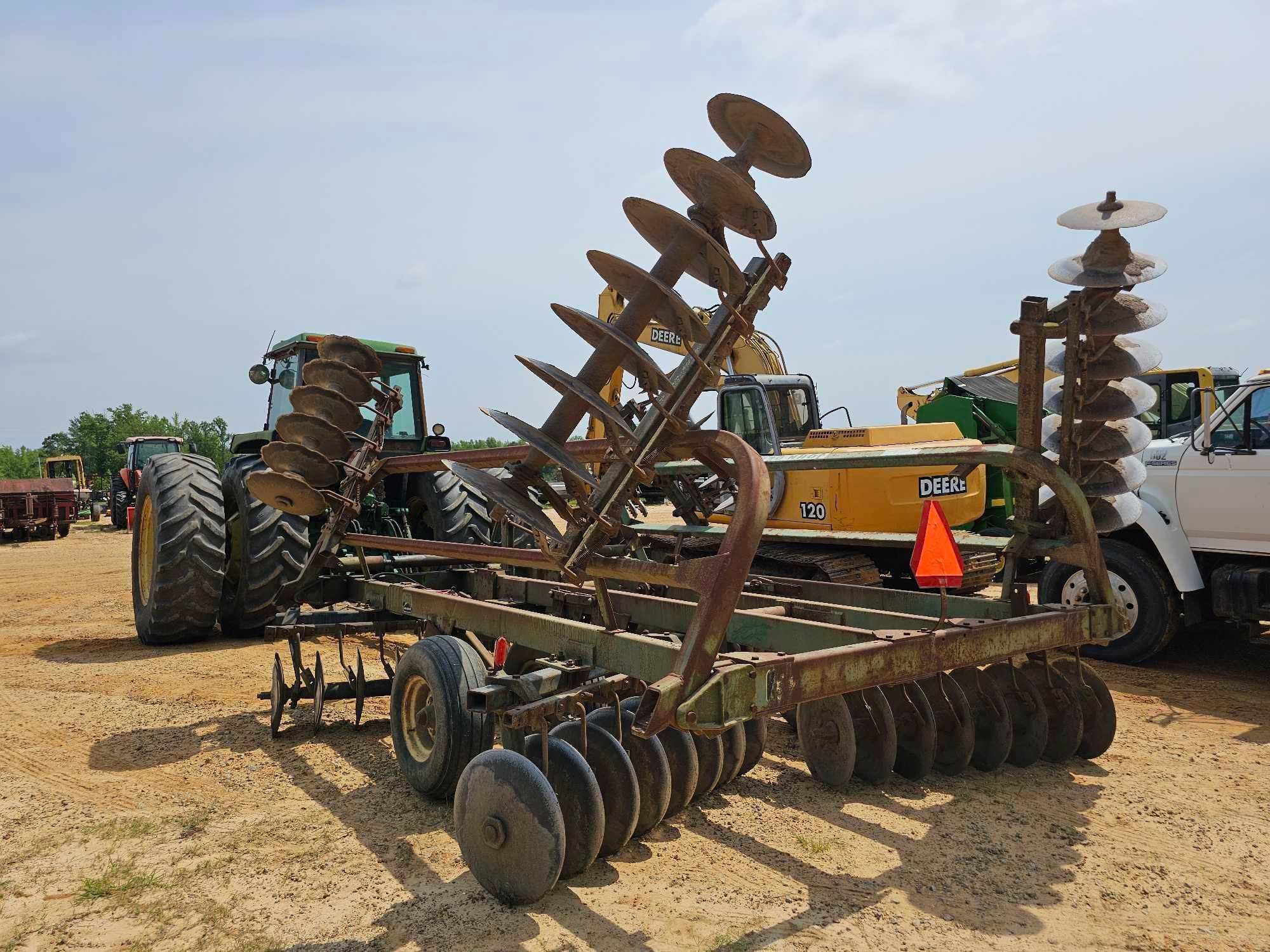 733 - JOHN DEERE 20' FOLDING HARROW PULL BEHIND