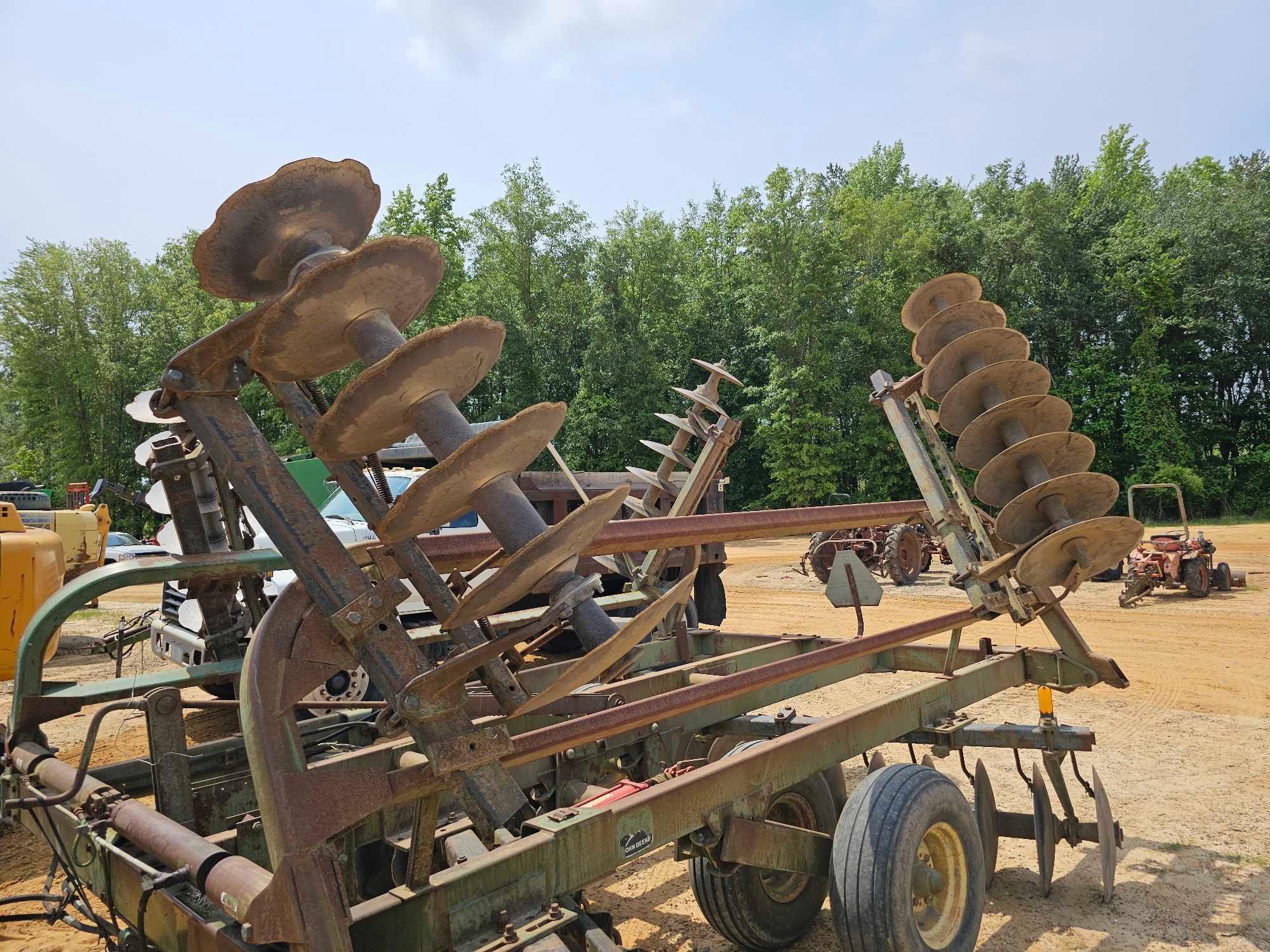 733 - JOHN DEERE 20' FOLDING HARROW PULL BEHIND