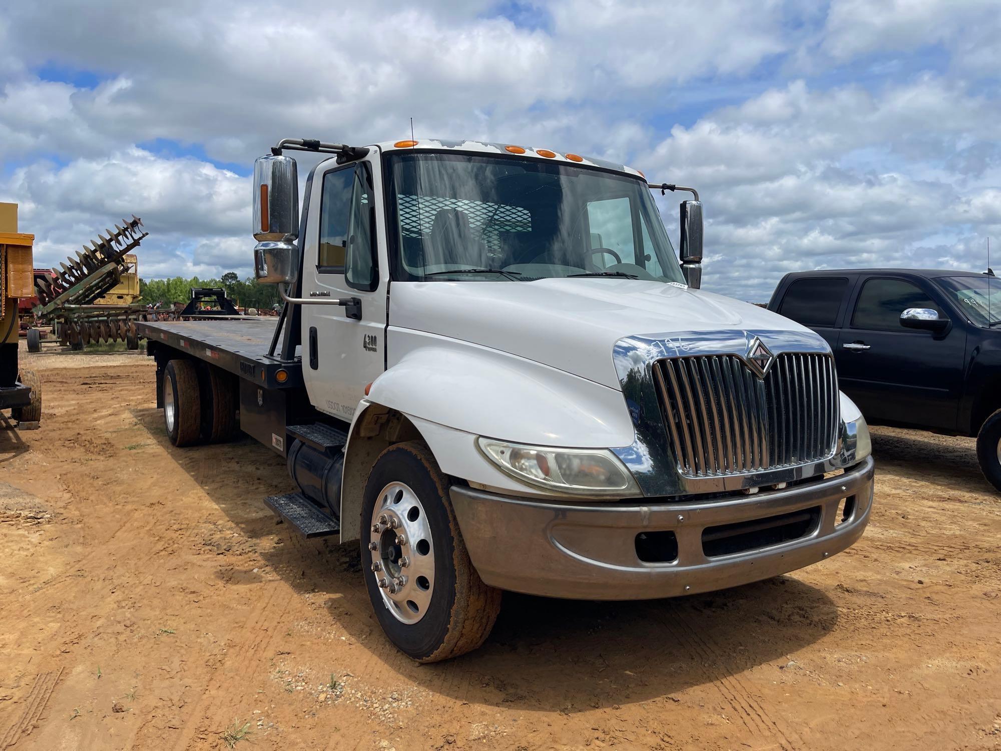 996 - 2002 INTERNATIONAL 4300 SBA 4X2 WRECKER