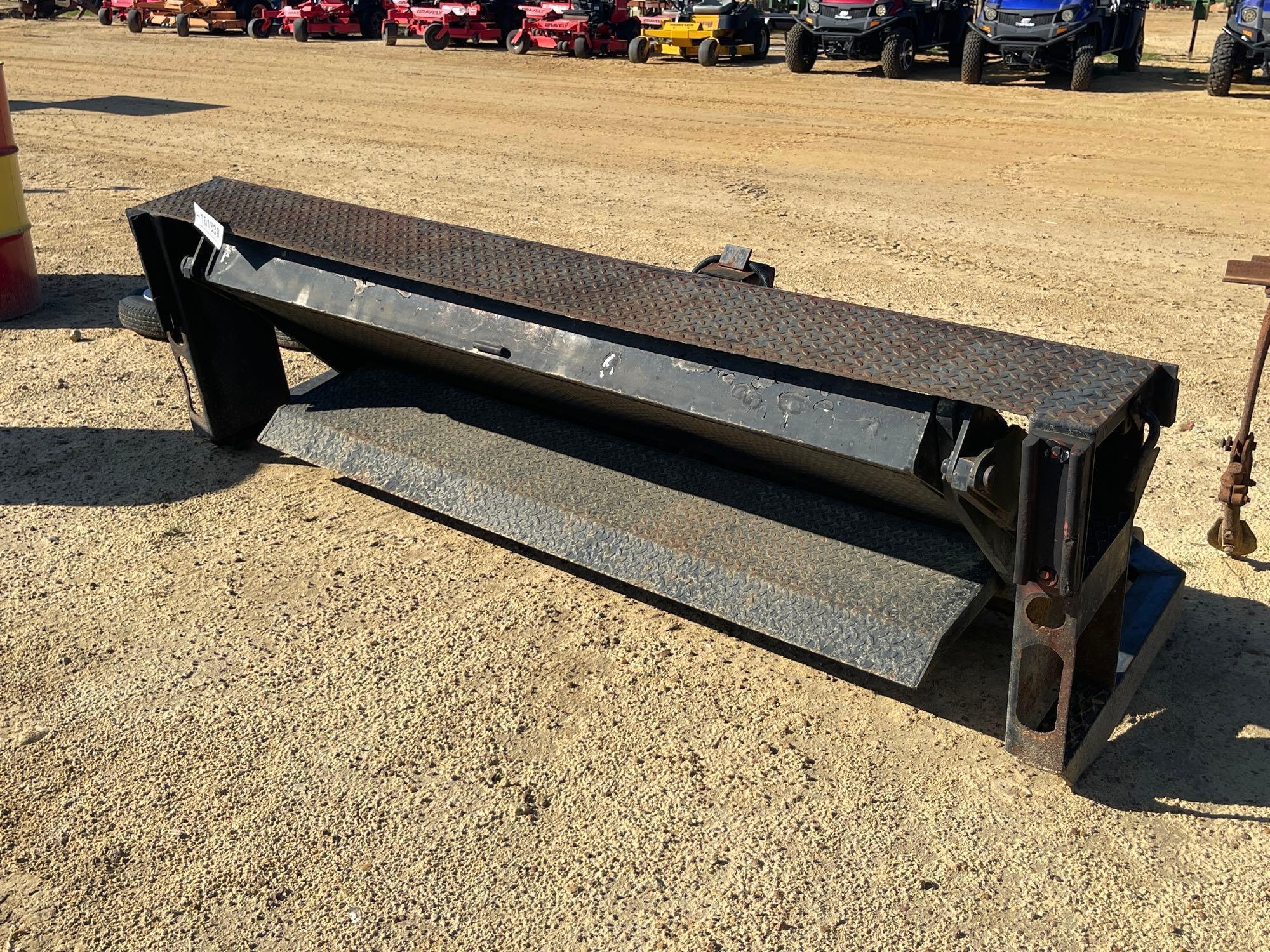 2230 - BIG TRUCK LIFT GATE