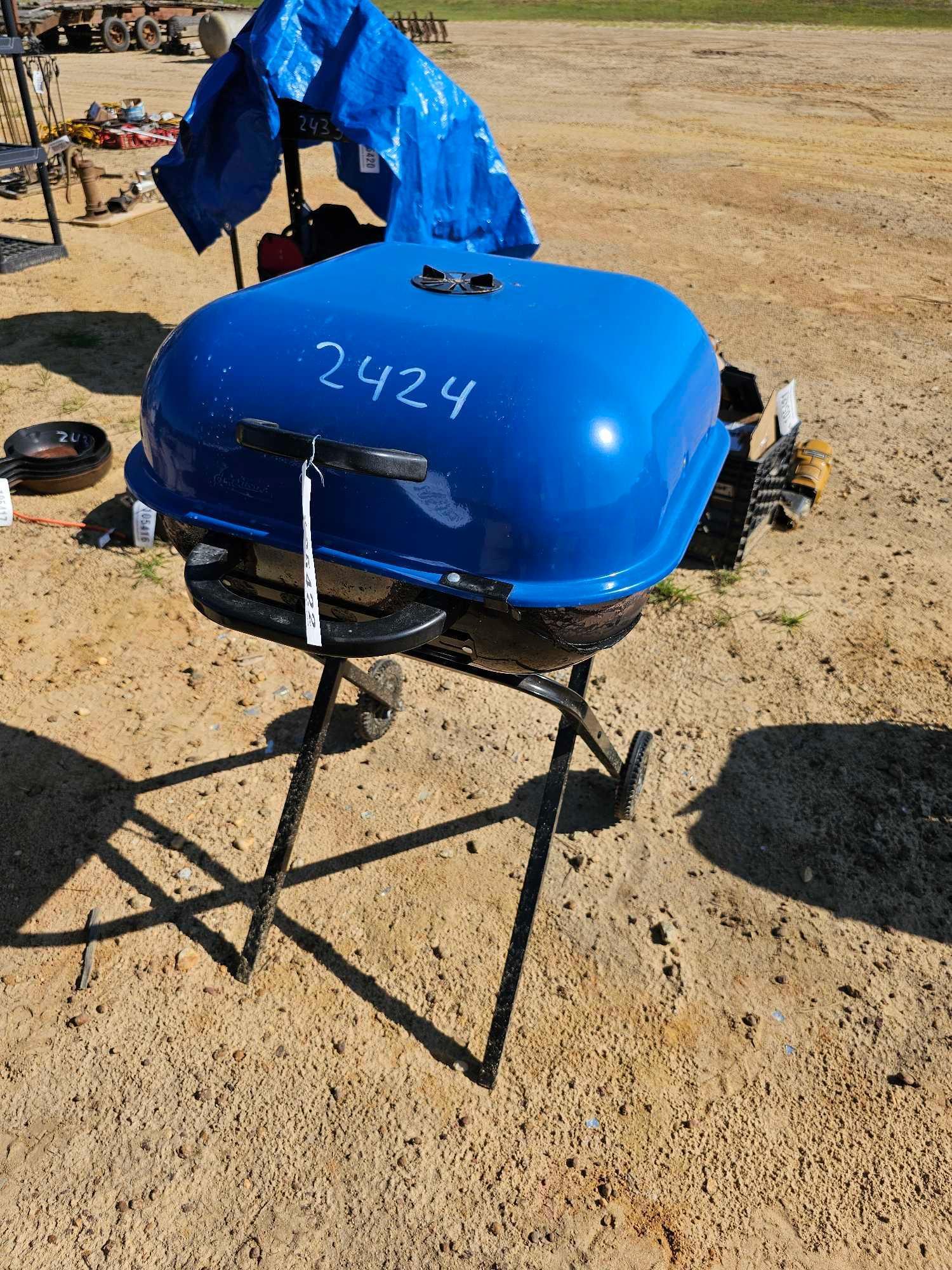 2424 - CHARCOAL GRILL