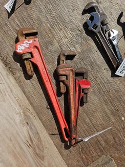 2483 - 3 PIPE WRENCHES
