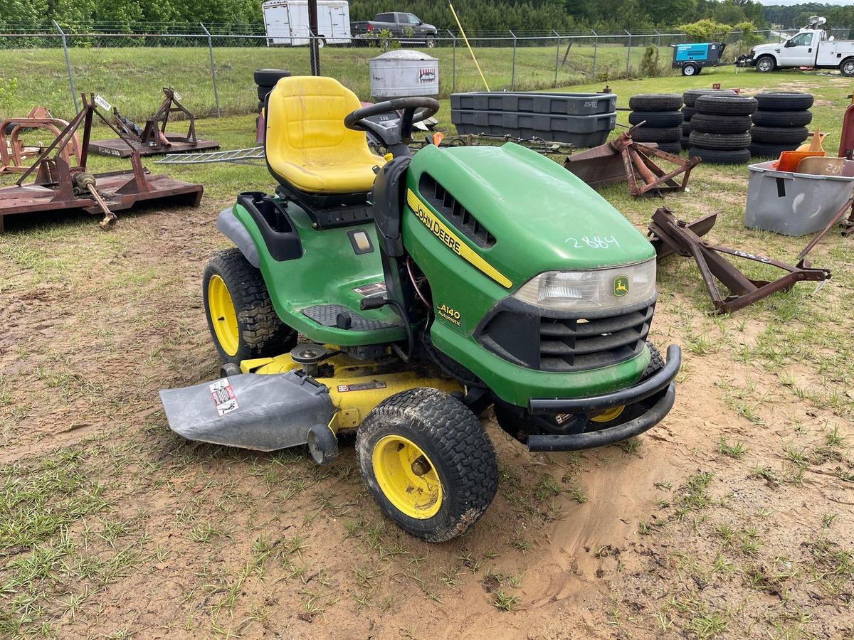 2884 - JOHN DEERE LA140 TRACTOR STYLE LAWN MOWER