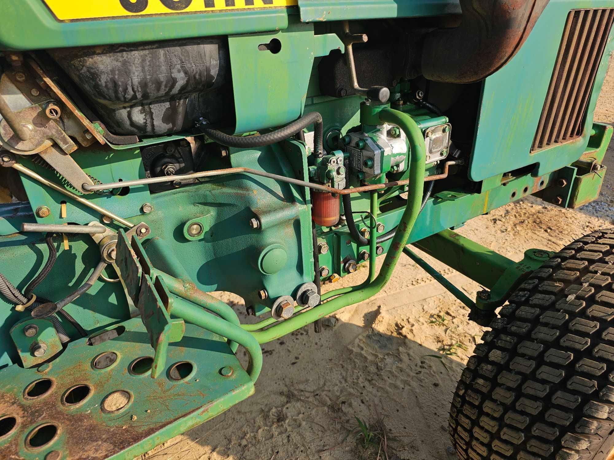 122 - JOHN DEERE 650 2WD TRACTOR