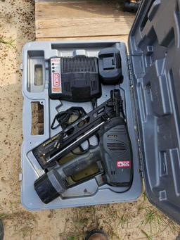 2293 - SENCO CORDLESS FINISH NAILER