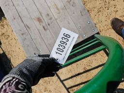 2393 - ABSOLUTE - ROLLING 4-WHEEL CART