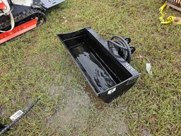 484 - ABSOLUTE - NEW 32" 3T HYDRAULIC TILT BUCKET