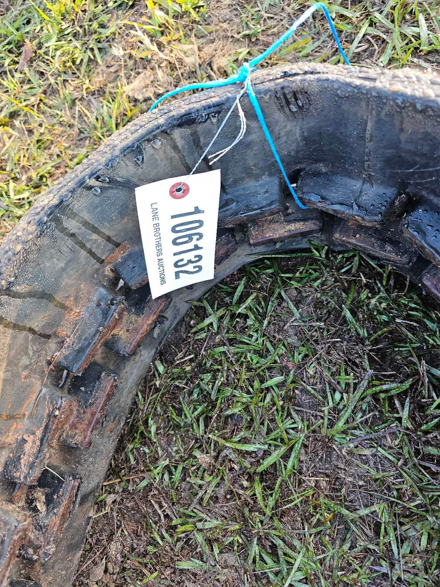 585 - 1 - RUBBER TRACK