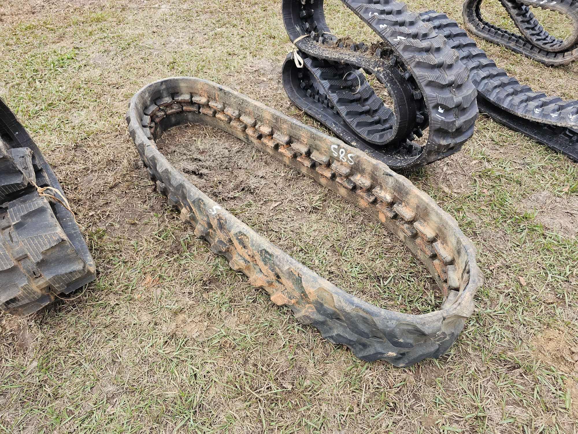 585 - 1 - RUBBER TRACK