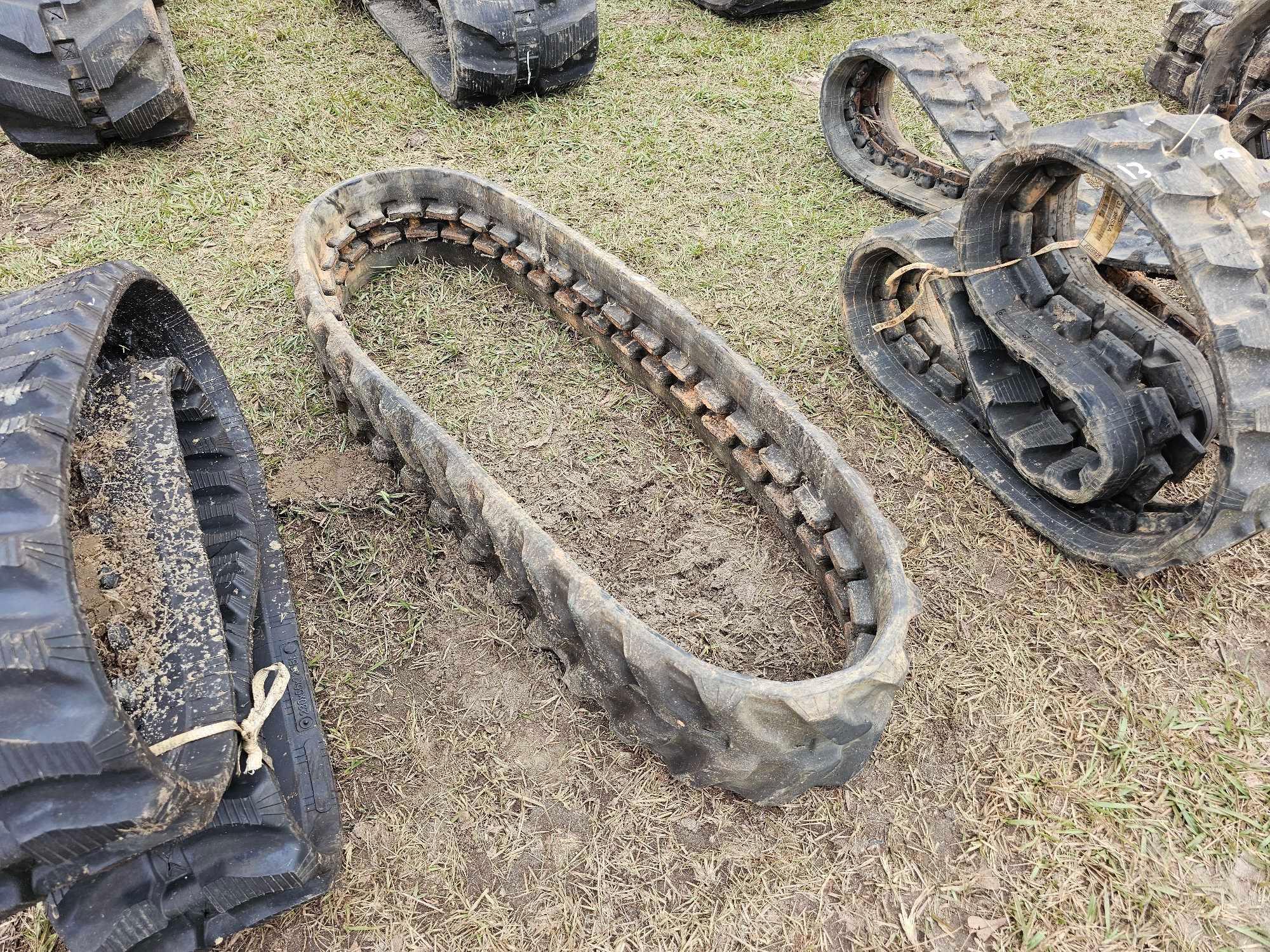 585 - 1 - RUBBER TRACK