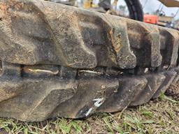 585 - 1 - RUBBER TRACK