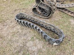 589 - 1 - RUBBER TRACK